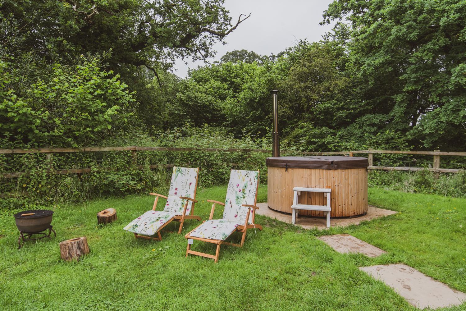 The Hideaway At Hiddenwood Glamping Hotel Corsley Екстериор снимка