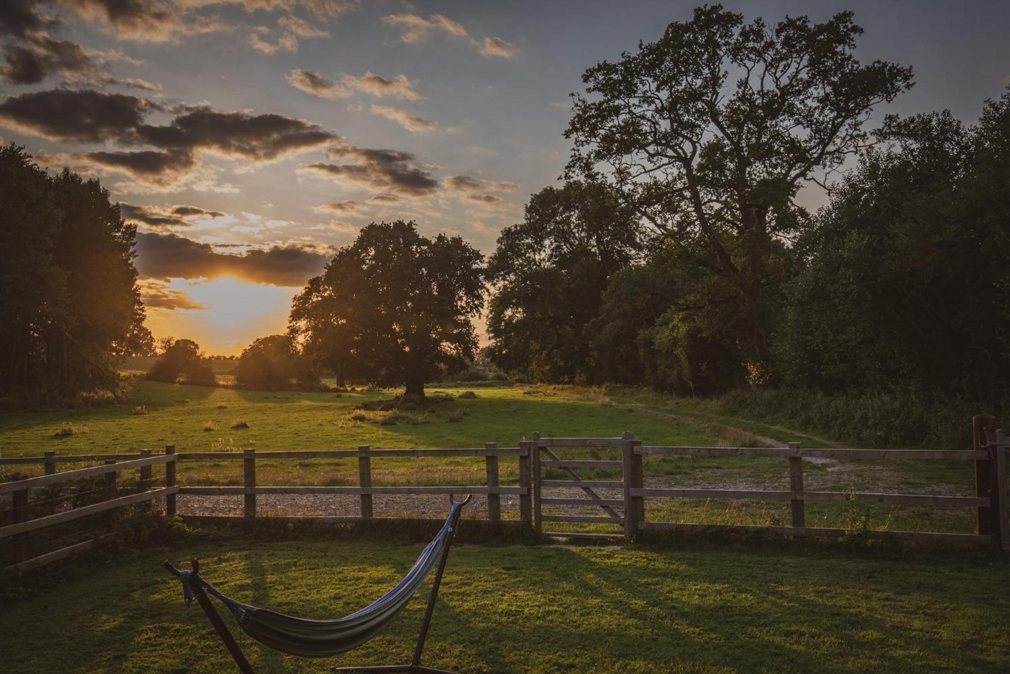The Hideaway At Hiddenwood Glamping Hotel Corsley Екстериор снимка