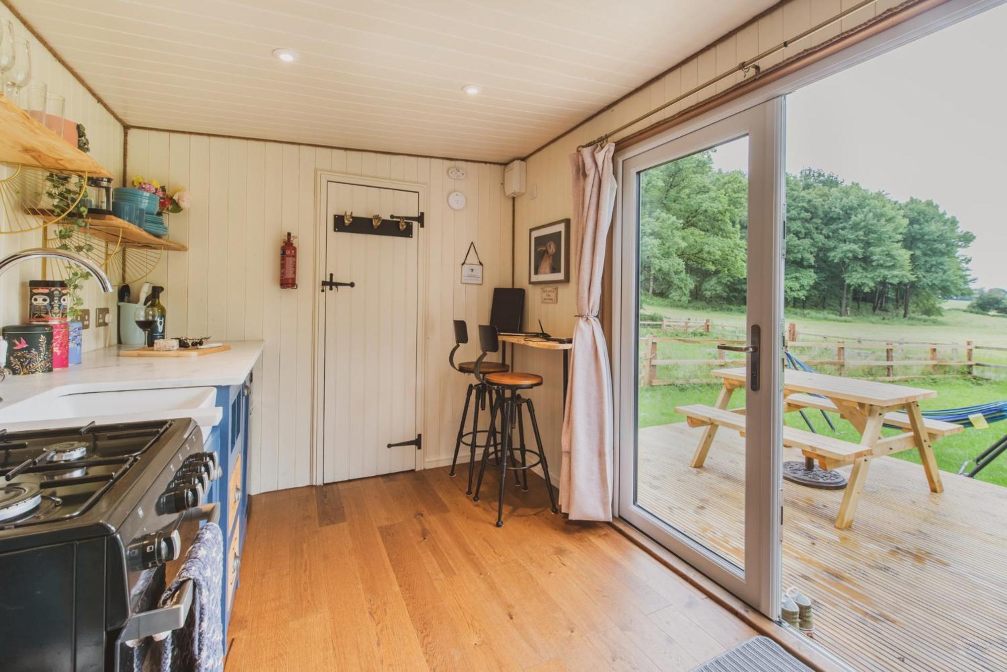 The Hideaway At Hiddenwood Glamping Hotel Corsley Екстериор снимка
